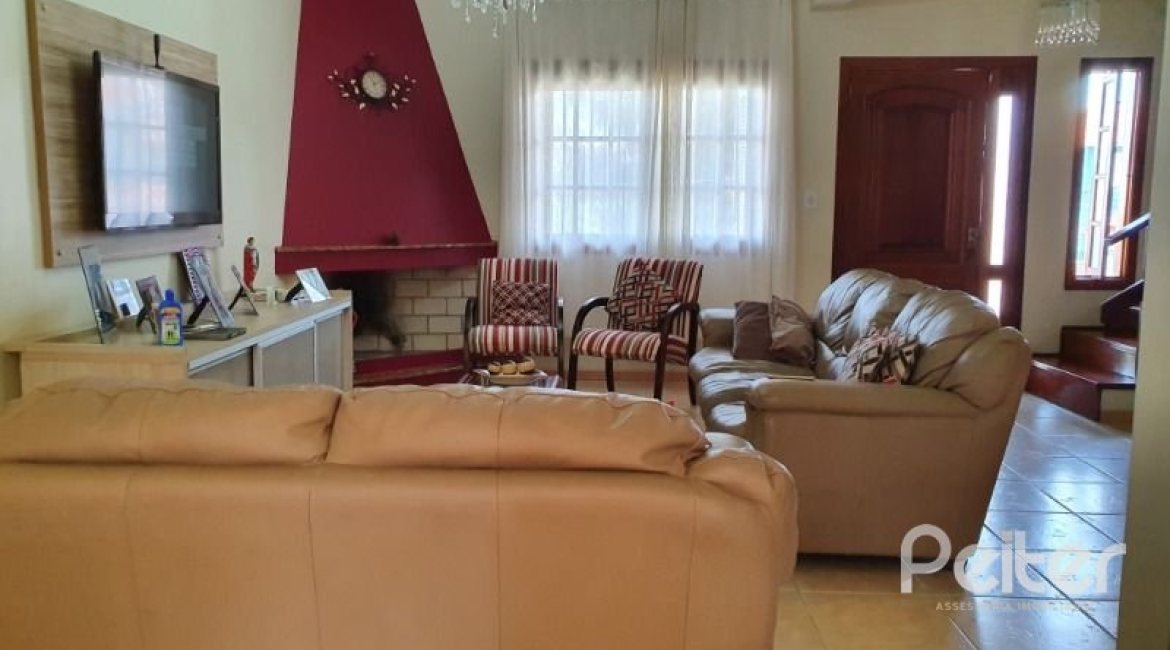 Casa à venda com 192m², 3 dormitórios, 1 suíte, 2 vagas, no bairro Cristal em Porto Alegre