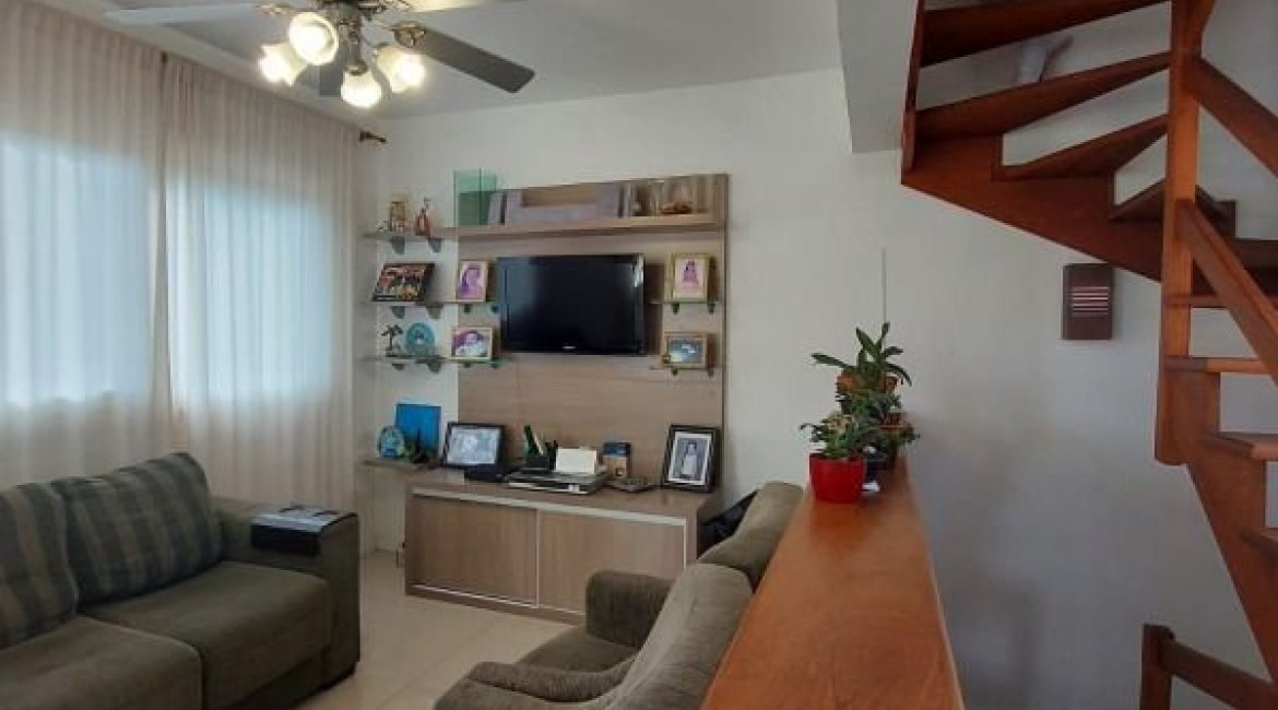 Casa em Condomínio à venda com 130m², 3 dormitórios, 1 suíte, 2 vagas, no bairro Ipanema em Porto Alegre