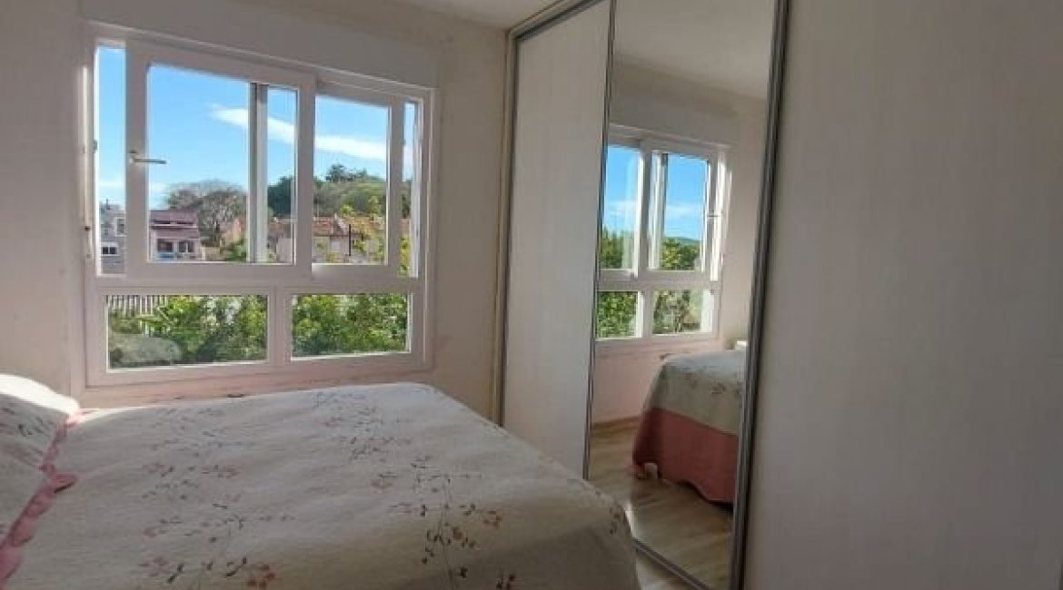 Casa em Condomínio à venda com 130m², 3 dormitórios, 1 suíte, 2 vagas, no bairro Ipanema em Porto Alegre