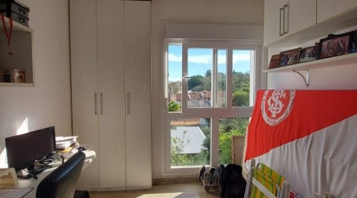 Casa em Condomínio à venda com 130m², 3 dormitórios, 1 suíte, 2 vagas, no bairro Ipanema em Porto Alegre