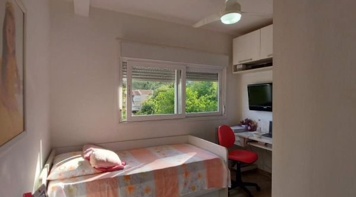 Casa em Condomínio à venda com 130m², 3 dormitórios, 1 suíte, 2 vagas, no bairro Ipanema em Porto Alegre