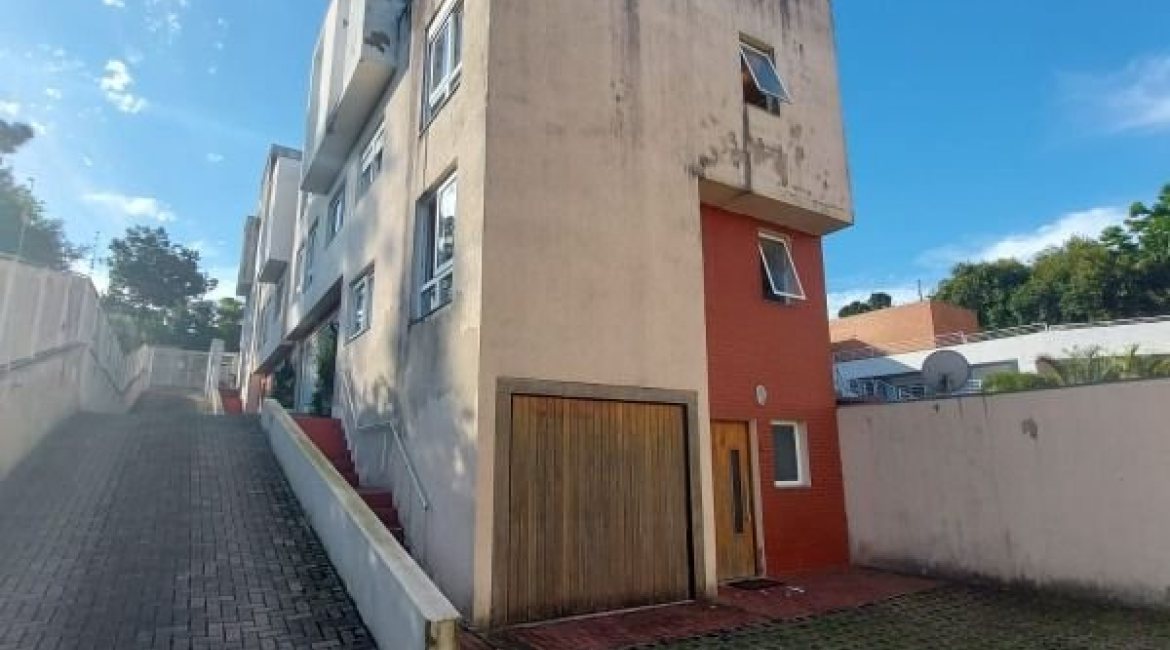 Casa em Condomínio à venda com 130m², 3 dormitórios, 1 suíte, 2 vagas, no bairro Ipanema em Porto Alegre
