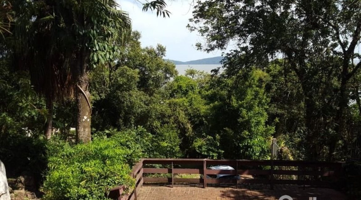 Terreno à venda com 1113m², 1 dormitório, 4 vagas, no bairro Vila Conceição em Porto Alegre