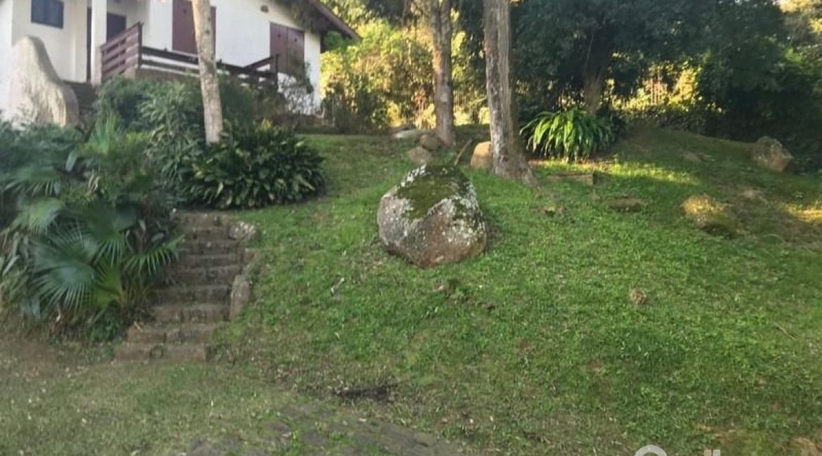 Terreno à venda com 1113m², 1 dormitório, 4 vagas, no bairro Vila Conceição em Porto Alegre