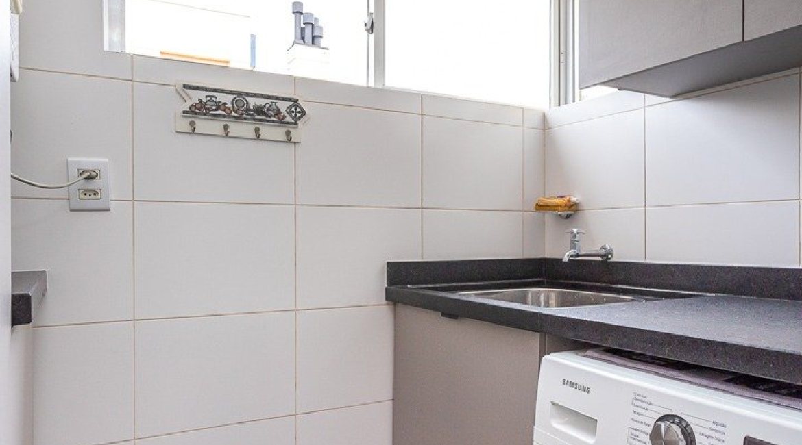 Cobertura à venda com 172m², 3 dormitórios, 1 suíte, 2 vagas, no bairro Tristeza em PORTO ALEGRE