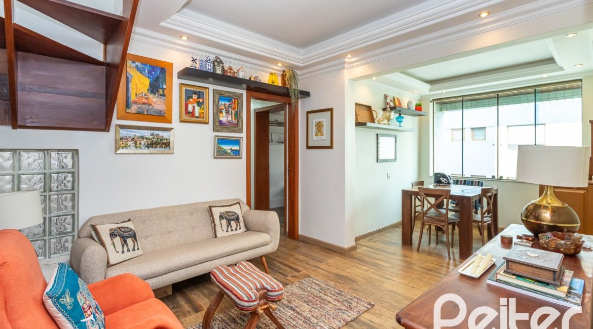 Cobertura à venda com 172m², 3 dormitórios, 1 suíte, 2 vagas, no bairro Tristeza em PORTO ALEGRE