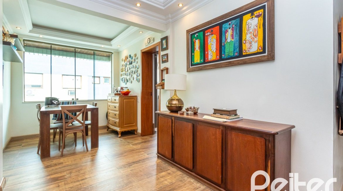 Cobertura à venda com 172m², 3 dormitórios, 1 suíte, 2 vagas, no bairro Tristeza em PORTO ALEGRE