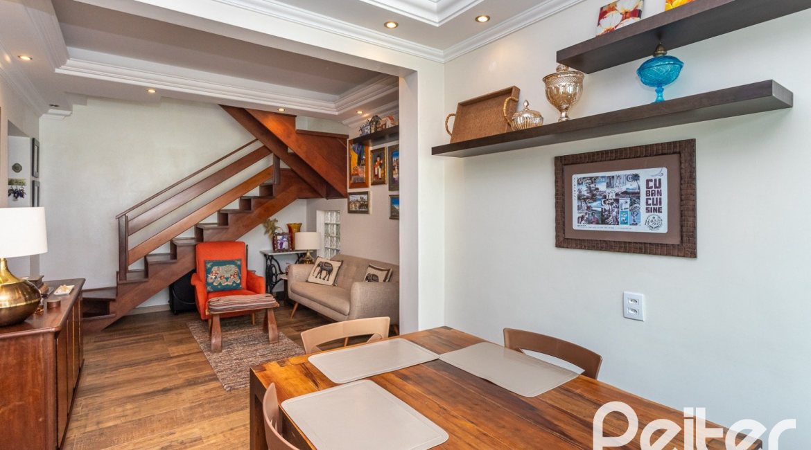 Cobertura à venda com 172m², 3 dormitórios, 1 suíte, 2 vagas, no bairro Tristeza em PORTO ALEGRE