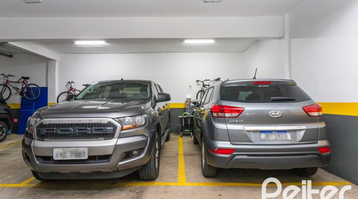 Cobertura à venda com 172m², 3 dormitórios, 1 suíte, 2 vagas, no bairro Tristeza em PORTO ALEGRE