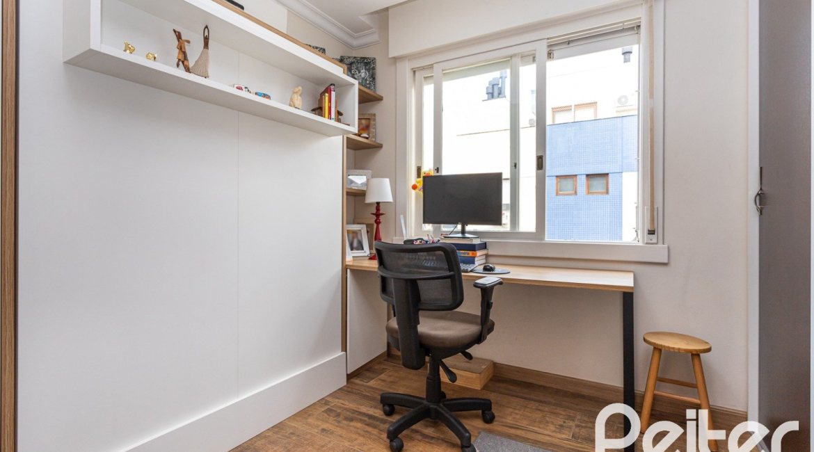 Cobertura à venda com 172m², 3 dormitórios, 1 suíte, 2 vagas, no bairro Tristeza em PORTO ALEGRE