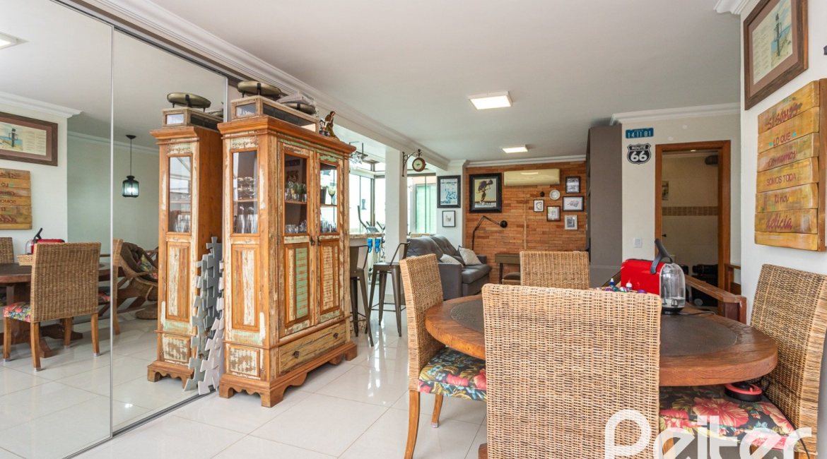 Cobertura à venda com 172m², 3 dormitórios, 1 suíte, 2 vagas, no bairro Tristeza em PORTO ALEGRE