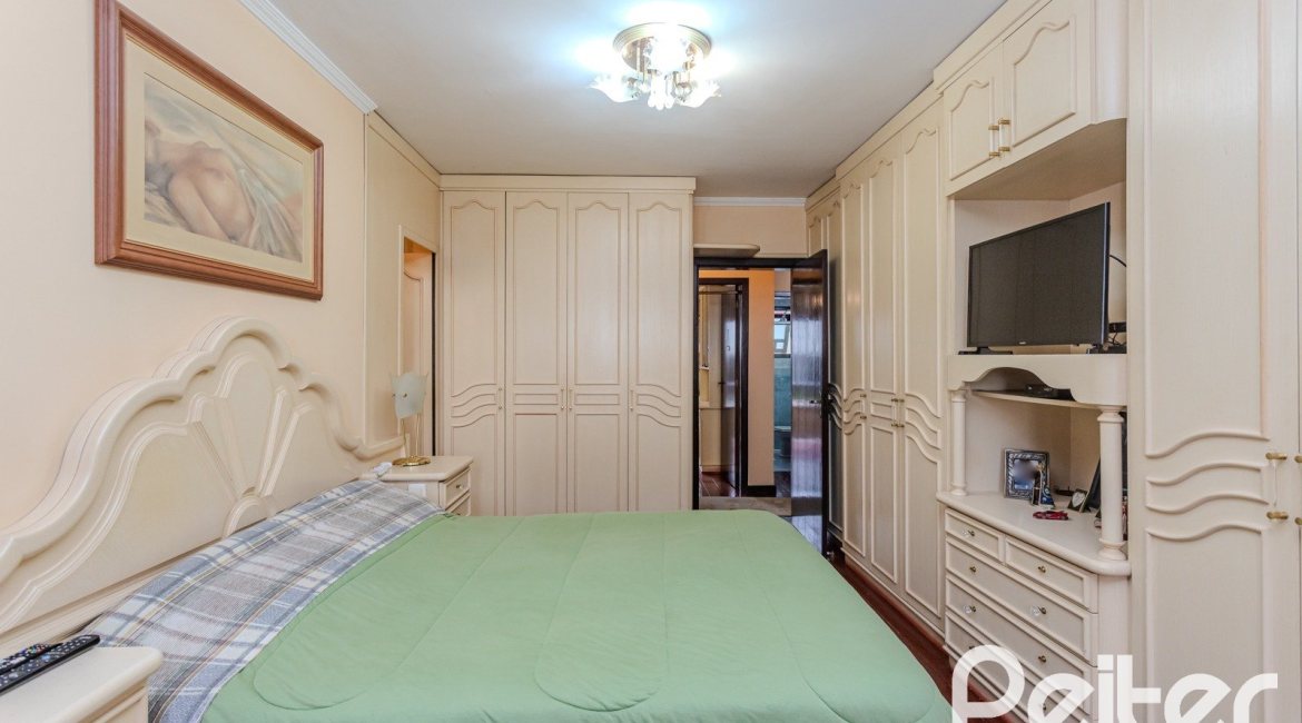 Casa em Condomínio à venda com 300m², 4 dormitórios, 1 suíte, 2 vagas, no bairro Nonoai em Porto Alegre