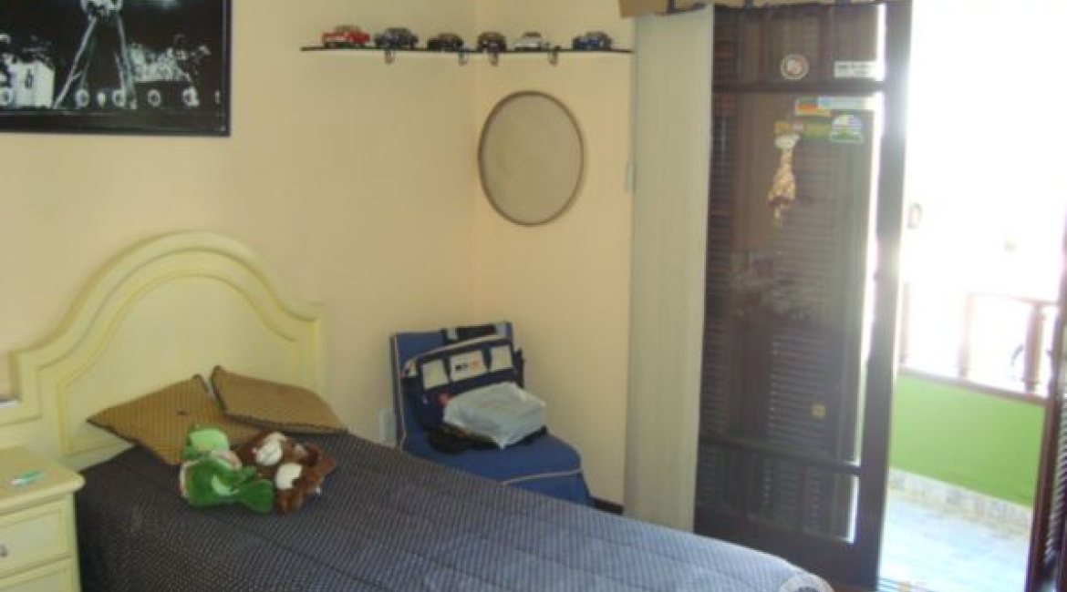 Casa em Condomínio à venda com 300m², 4 dormitórios, 1 suíte, 2 vagas, no bairro Nonoai em Porto Alegre