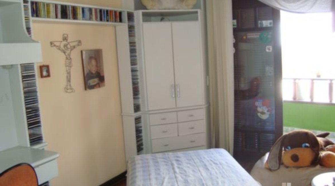 Casa em Condomínio à venda com 300m², 4 dormitórios, 1 suíte, 2 vagas, no bairro Nonoai em Porto Alegre