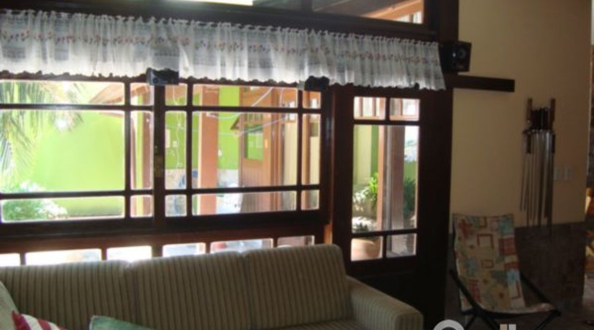 Casa em Condomínio à venda com 300m², 4 dormitórios, 1 suíte, 2 vagas, no bairro Nonoai em Porto Alegre