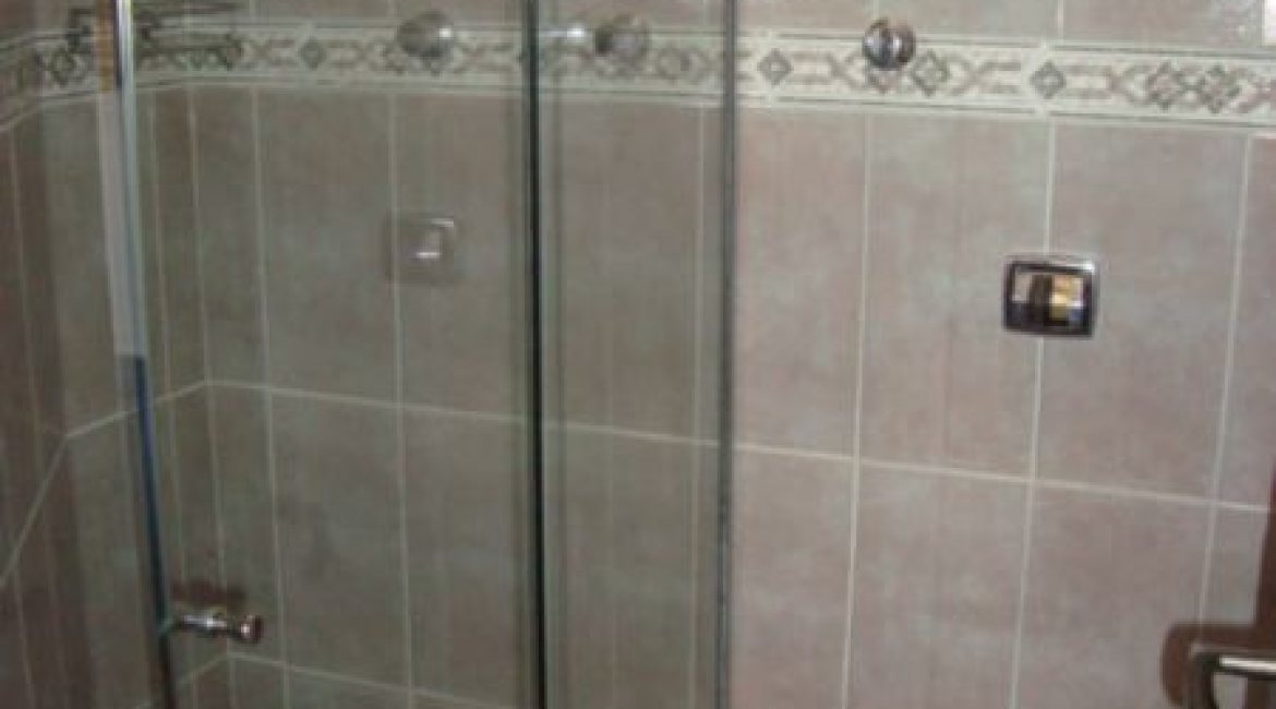 Casa em Condomínio à venda com 300m², 4 dormitórios, 1 suíte, 2 vagas, no bairro Nonoai em Porto Alegre