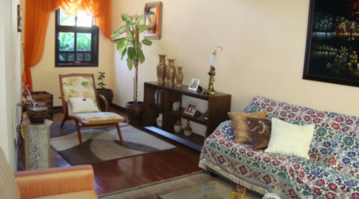 Casa em Condomínio à venda com 300m², 4 dormitórios, 1 suíte, 2 vagas, no bairro Nonoai em Porto Alegre