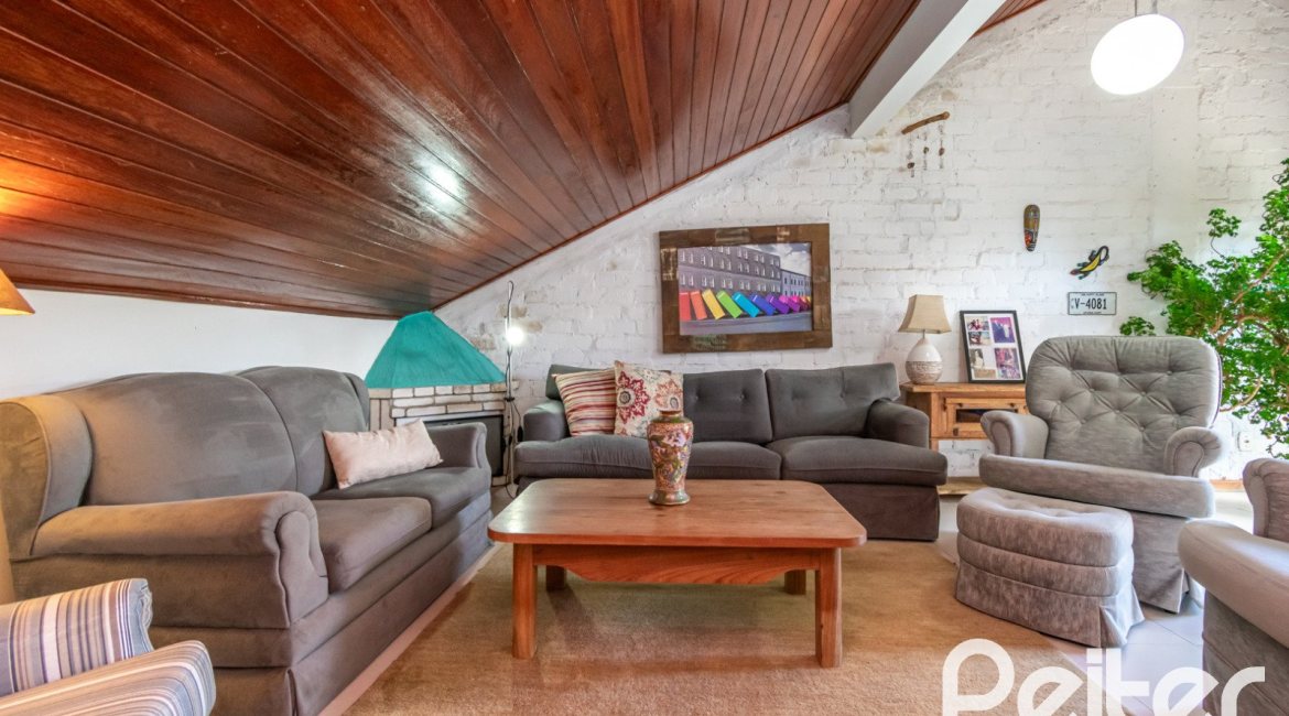 Casa em Condomínio à venda com 163m², 3 dormitórios, 1 suíte, 2 vagas, no bairro Ipanema em Porto Alegre