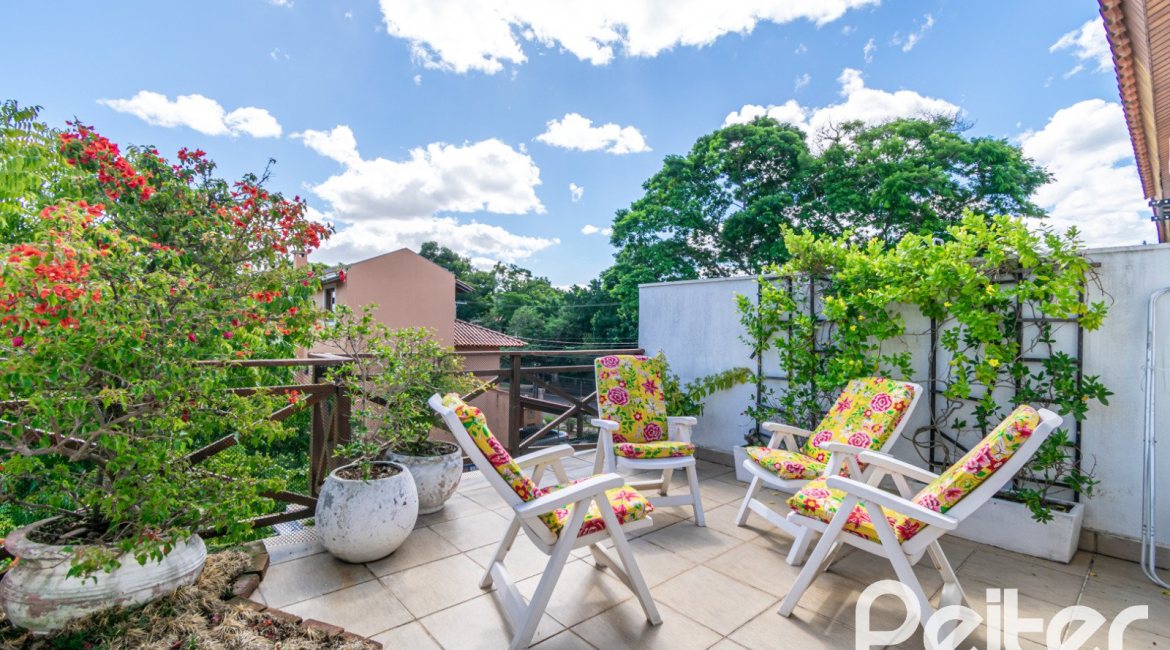 Casa em Condomínio à venda com 163m², 3 dormitórios, 1 suíte, 2 vagas, no bairro Ipanema em Porto Alegre