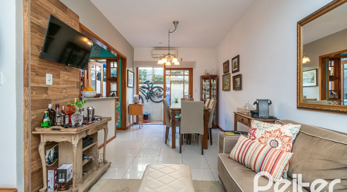 Casa em Condomínio à venda com 163m², 3 dormitórios, 1 suíte, 2 vagas, no bairro Ipanema em Porto Alegre