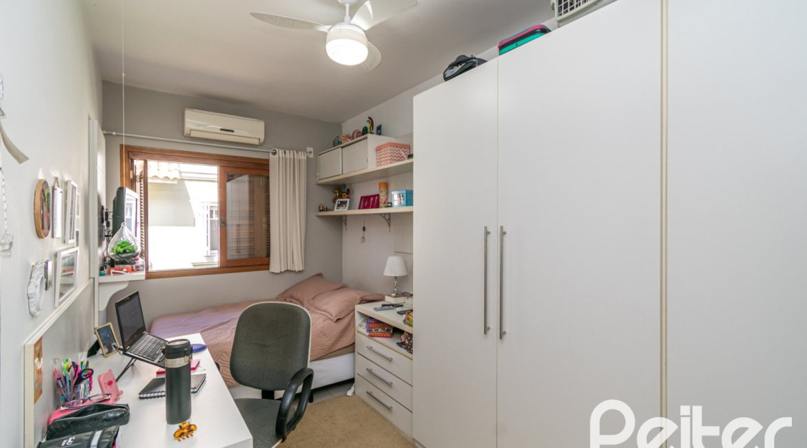 Casa em Condomínio à venda com 163m², 3 dormitórios, 1 suíte, 2 vagas, no bairro Ipanema em Porto Alegre