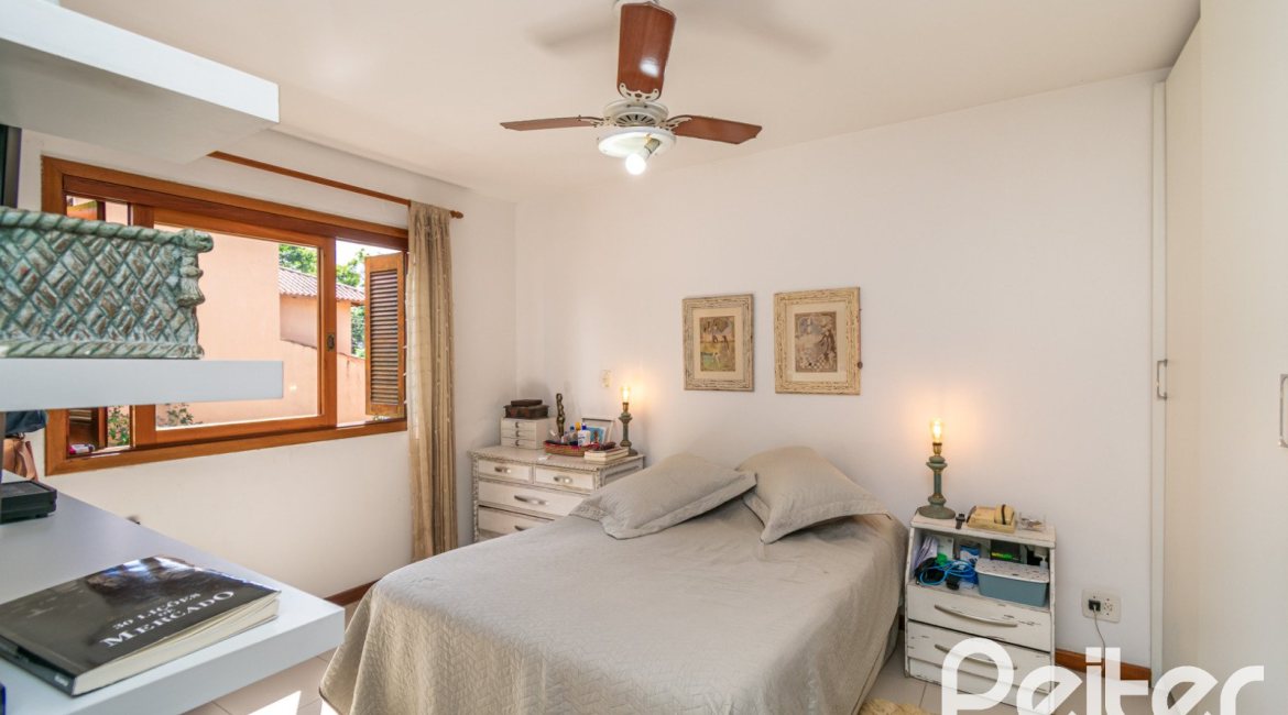 Casa em Condomínio à venda com 163m², 3 dormitórios, 1 suíte, 2 vagas, no bairro Ipanema em Porto Alegre