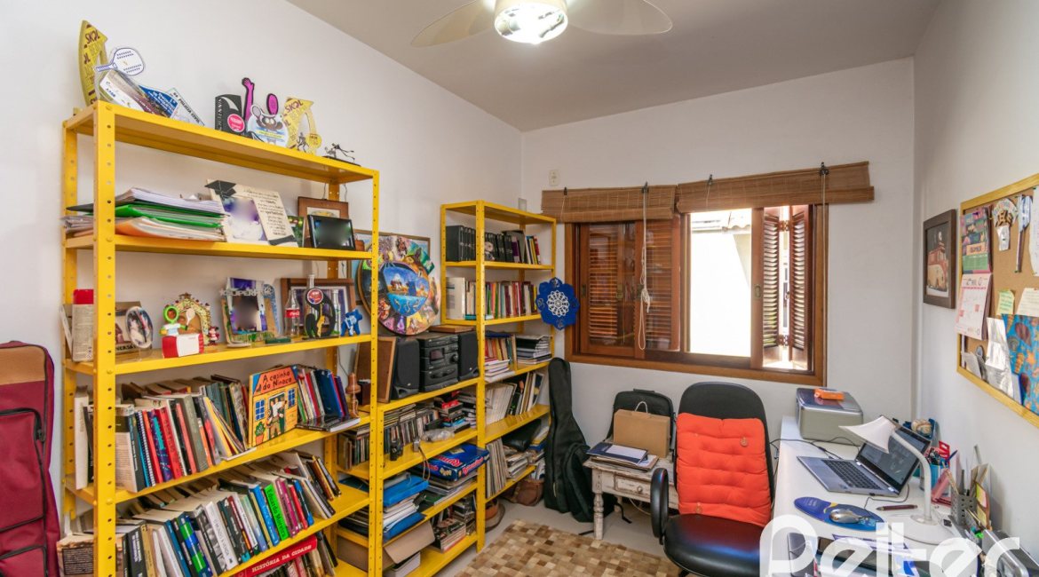 Casa em Condomínio à venda com 163m², 3 dormitórios, 1 suíte, 2 vagas, no bairro Ipanema em Porto Alegre