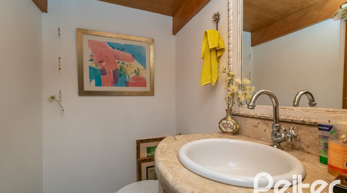 Casa em Condomínio à venda com 163m², 3 dormitórios, 1 suíte, 2 vagas, no bairro Ipanema em Porto Alegre