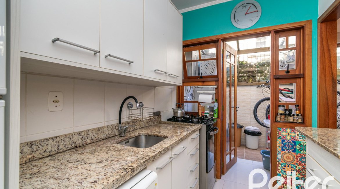 Casa em Condomínio à venda com 163m², 3 dormitórios, 1 suíte, 2 vagas, no bairro Ipanema em Porto Alegre