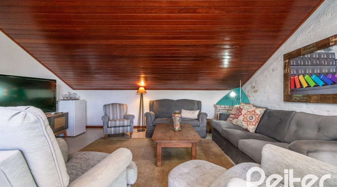 Casa em Condomínio à venda com 163m², 3 dormitórios, 1 suíte, 2 vagas, no bairro Ipanema em Porto Alegre