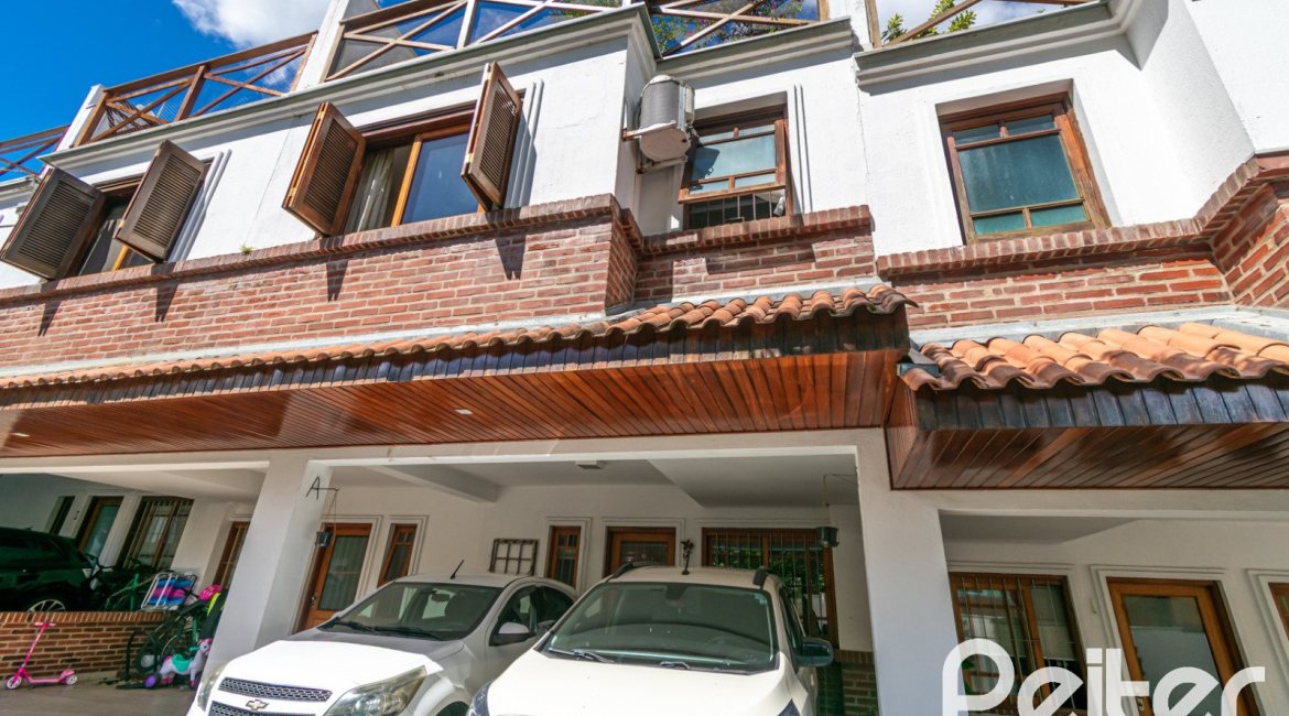 Casa em Condomínio à venda com 163m², 3 dormitórios, 1 suíte, 2 vagas, no bairro Ipanema em Porto Alegre