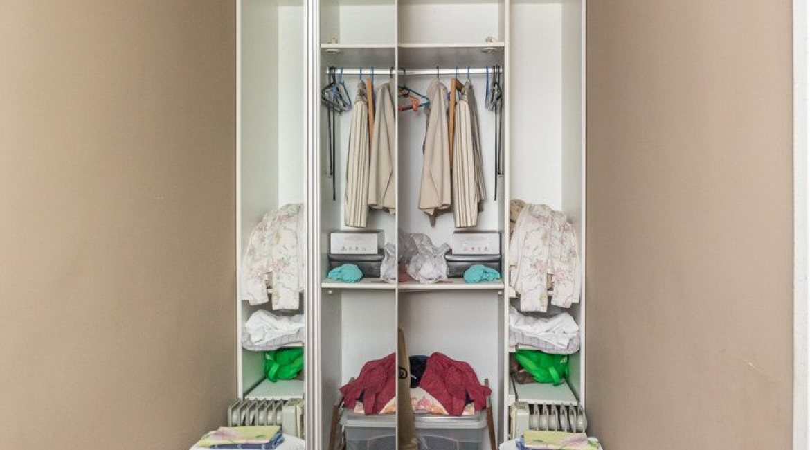 Casa à venda com 350m², 3 dormitórios, 1 suíte, 5 vagas, no bairro Vila Assunção em Porto Alegre