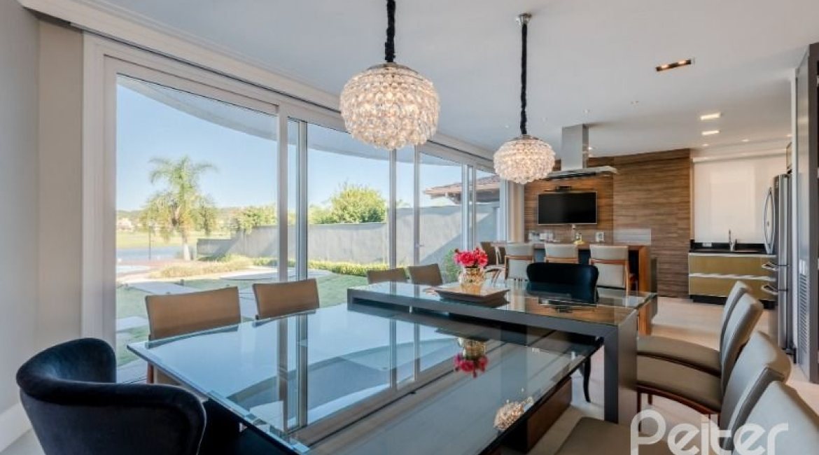 Casa em Condomínio à venda com 299m², 5 dormitórios, 5 suítes, 4 vagas, no bairro Terra Ville em PORTO ALEGRE