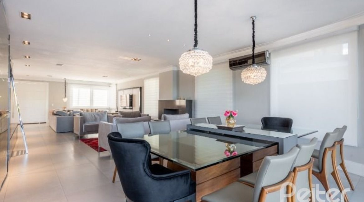 Casa em Condomínio à venda com 299m², 5 dormitórios, 5 suítes, 4 vagas, no bairro Terra Ville em PORTO ALEGRE