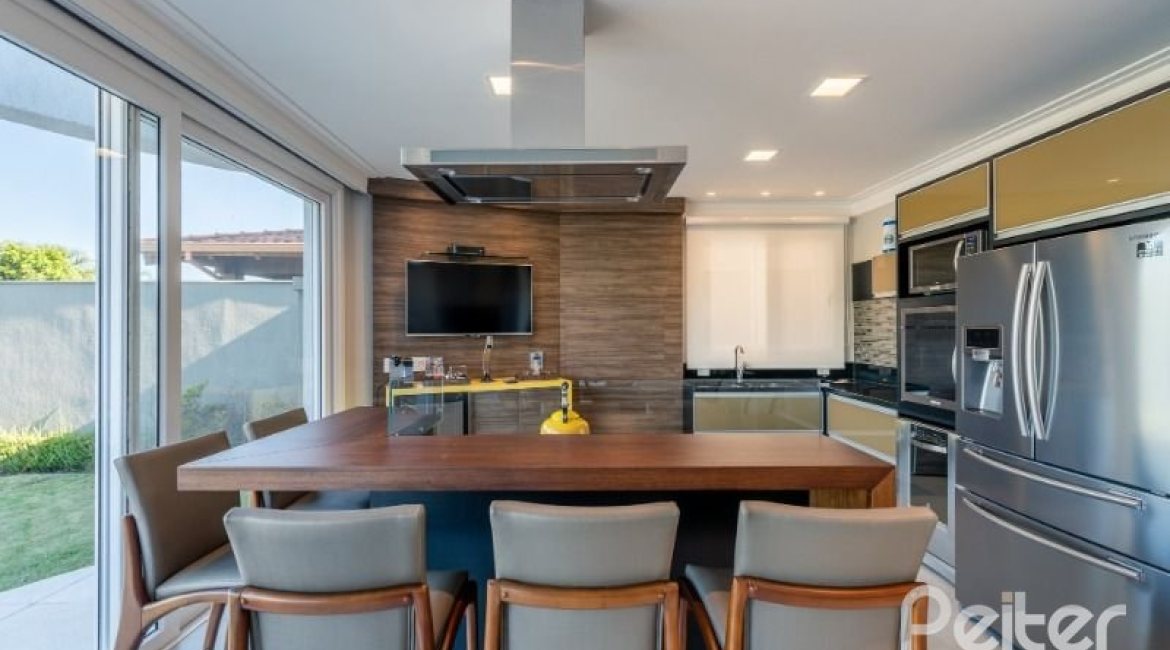 Casa em Condomínio à venda com 299m², 5 dormitórios, 5 suítes, 4 vagas, no bairro Terra Ville em PORTO ALEGRE