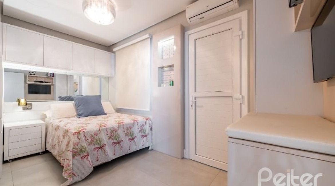 Casa em Condomínio à venda com 299m², 5 dormitórios, 5 suítes, 4 vagas, no bairro Terra Ville em PORTO ALEGRE