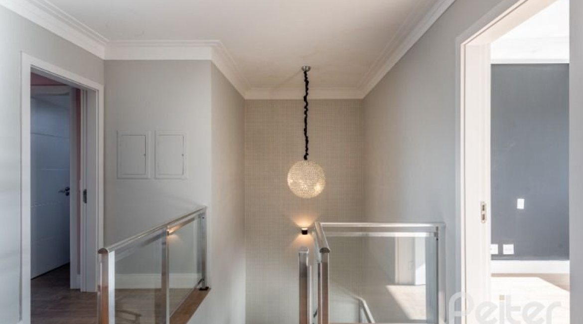 Casa em Condomínio à venda com 299m², 5 dormitórios, 5 suítes, 4 vagas, no bairro Terra Ville em PORTO ALEGRE