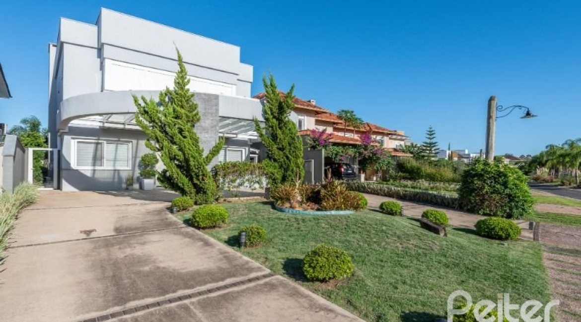 Casa em Condomínio à venda com 299m², 5 dormitórios, 5 suítes, 4 vagas, no bairro Terra Ville em PORTO ALEGRE