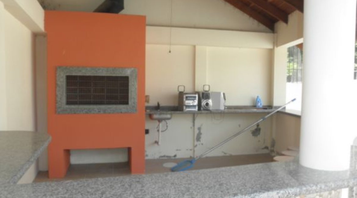 Casa à venda com 445m², 4 dormitórios, 2 suítes, 2 vagas, no bairro Ipanema em Porto Alegre