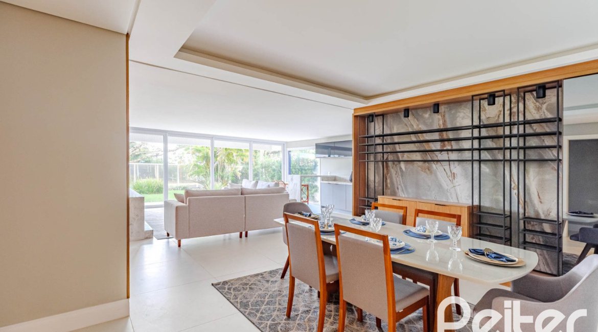 Apartamento Garden à venda com 173m², 3 dormitórios, 3 suítes, 4 vagas, no bairro Vila Assunção em Porto Alegre