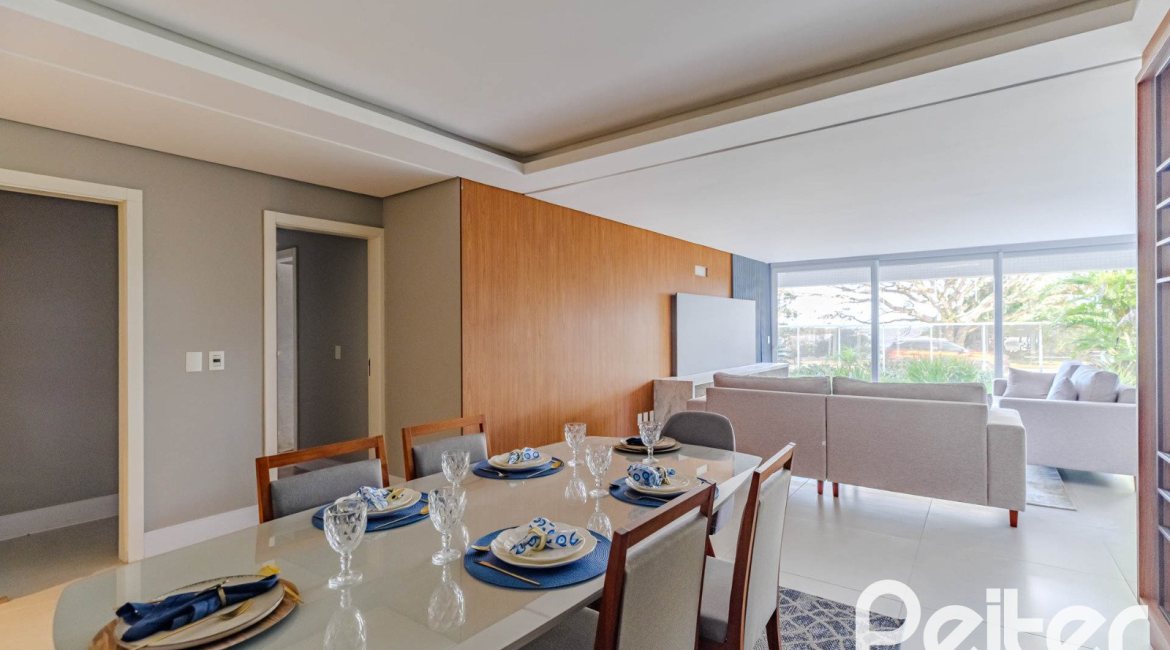 Apartamento Garden à venda com 173m², 3 dormitórios, 3 suítes, 4 vagas, no bairro Vila Assunção em Porto Alegre