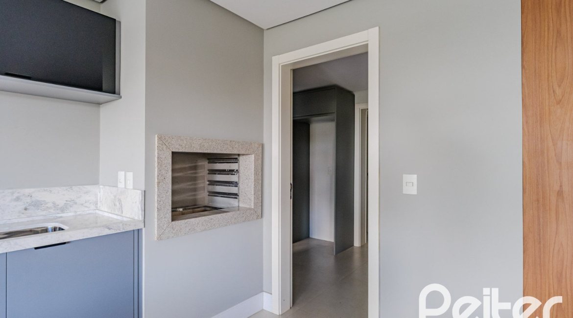 Apartamento Garden à venda com 173m², 3 dormitórios, 3 suítes, 4 vagas, no bairro Vila Assunção em Porto Alegre