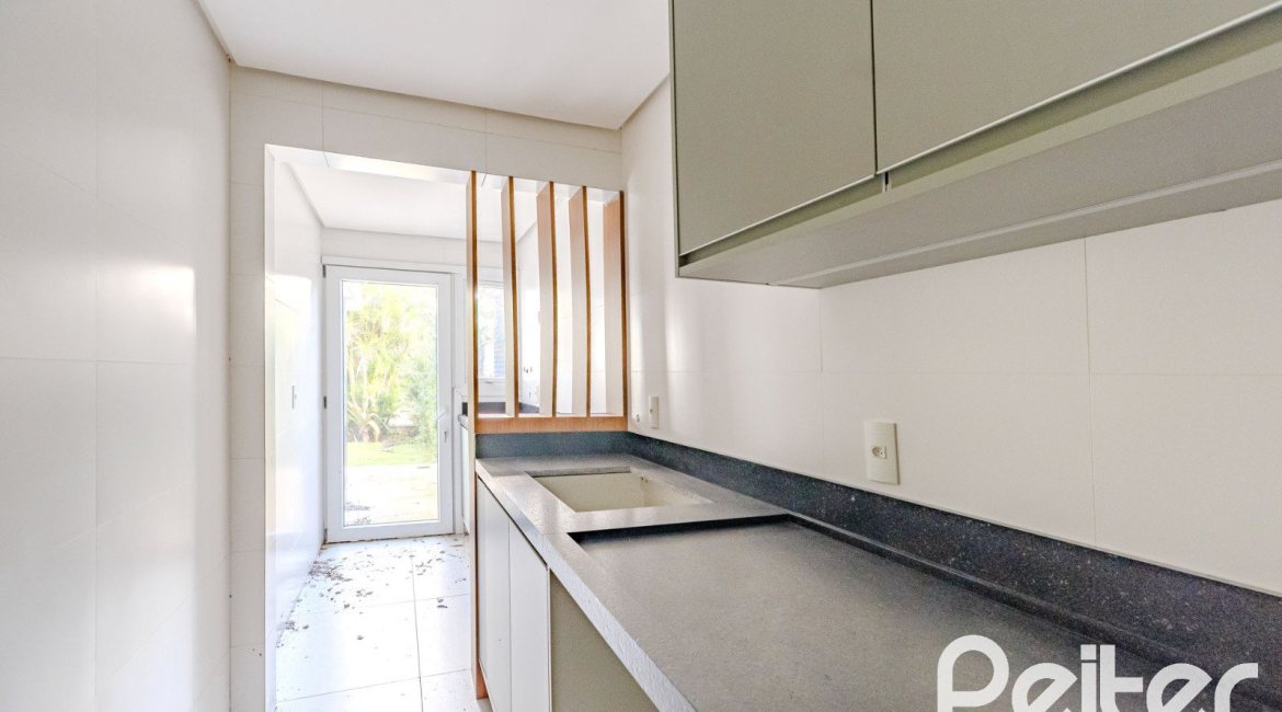 Apartamento Garden à venda com 173m², 3 dormitórios, 3 suítes, 4 vagas, no bairro Vila Assunção em Porto Alegre