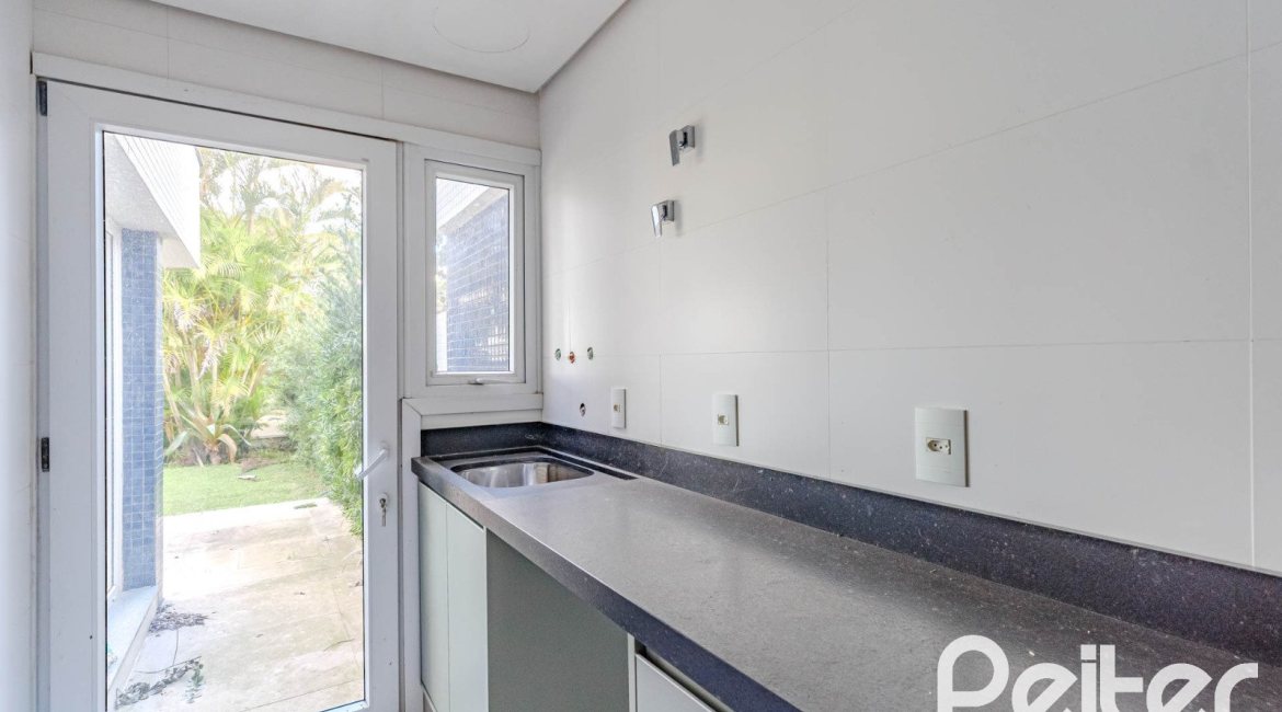 Apartamento Garden à venda com 173m², 3 dormitórios, 3 suítes, 4 vagas, no bairro Vila Assunção em Porto Alegre