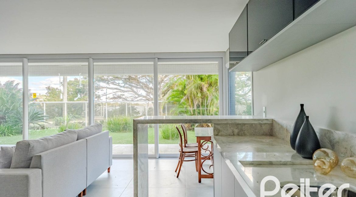 Apartamento Garden à venda com 173m², 3 dormitórios, 3 suítes, 4 vagas, no bairro Vila Assunção em Porto Alegre
