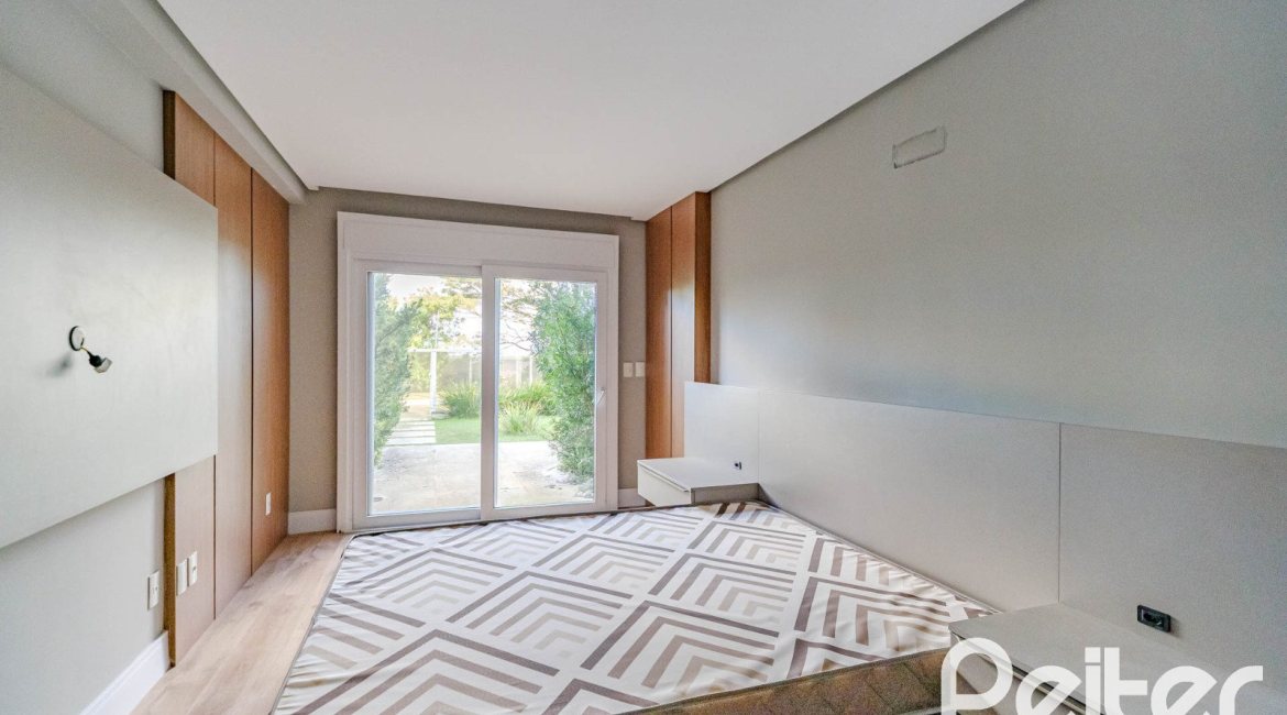 Apartamento Garden à venda com 173m², 3 dormitórios, 3 suítes, 4 vagas, no bairro Vila Assunção em Porto Alegre