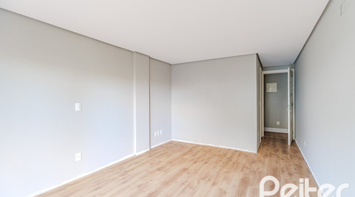 Apartamento Garden à venda com 173m², 3 dormitórios, 3 suítes, 4 vagas, no bairro Vila Assunção em Porto Alegre