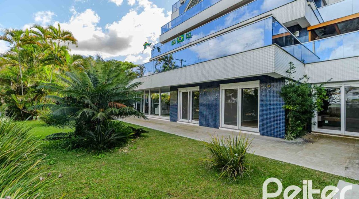 Apartamento Garden à venda com 173m², 3 dormitórios, 3 suítes, 4 vagas, no bairro Vila Assunção em Porto Alegre