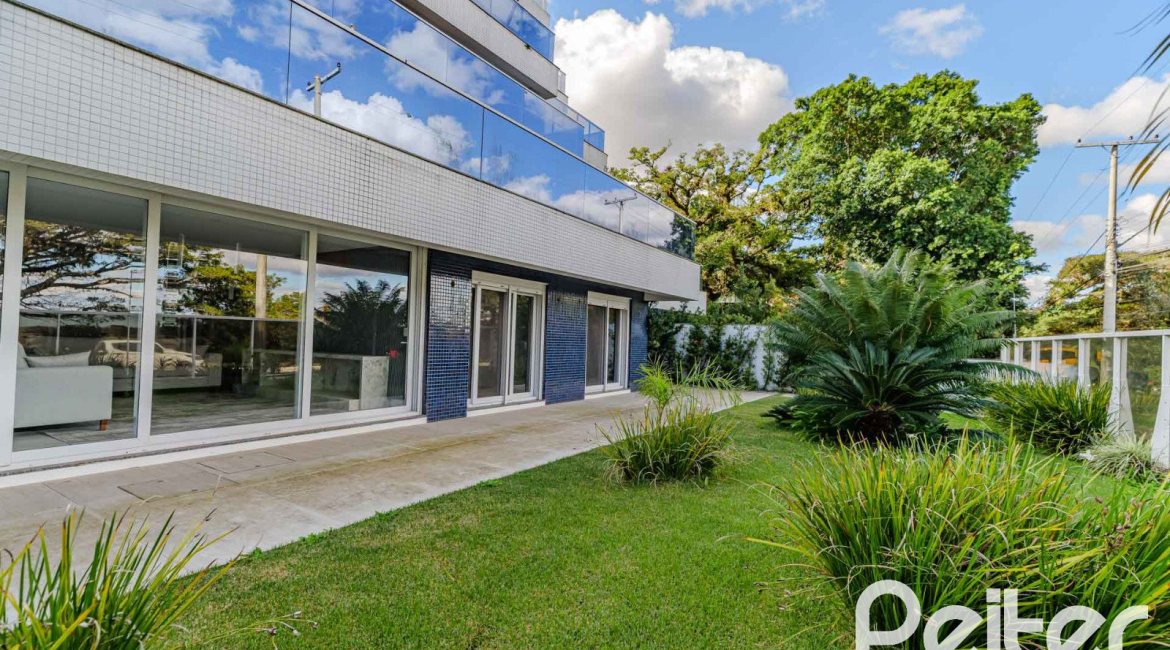 Apartamento Garden à venda com 173m², 3 dormitórios, 3 suítes, 4 vagas, no bairro Vila Assunção em Porto Alegre