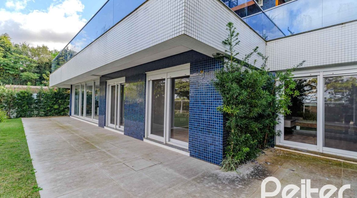 Apartamento Garden à venda com 173m², 3 dormitórios, 3 suítes, 4 vagas, no bairro Vila Assunção em Porto Alegre